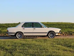 Weiß Gebraucht 1984 BMW 528 Limousine | 24.950 €