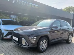 Blau Neu 2024 Hyundai Kona Trend SUV | 29.585 € (Teuer)