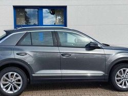 Indiumgrau Gebraucht 2023 VW T-Roc Style SUV | 29.490 € (Fairer Preis)