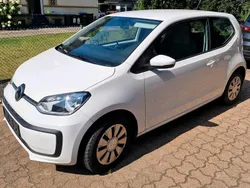 Weiß Gebraucht 2017 VW up! high up! Kleinwagen | 6.590 € (Guter Preis)