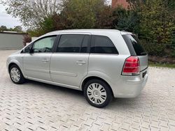 Silber Gebraucht 2008 Opel Zafira Van / Kleinbus | 4.500 € (Etwas zu teuer)