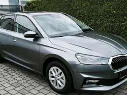 Graphitegrau metallic Gebraucht 2024 Skoda Fabia Style Limousine | 19.599 € (Superpreis)