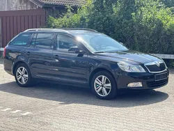 Schwarzmagic perleffekt Gebraucht 2010 Skoda Octavia Elegance Kombi | 5.390 € (Guter Preis)