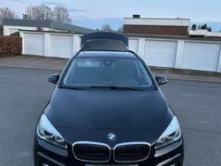 Schwarz Gebraucht 2016 BMW 218 Advantage Van / Kleinbus | 12.000 € (Fairer Preis)