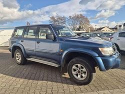 Blau Gebraucht 2001 Nissan Patrol SUV | 16.900 € (Teuer)