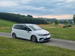 Weiß Gebraucht 2018 VW Touran Highline Van / Kleinbus | 19.500 € (Fairer Preis)