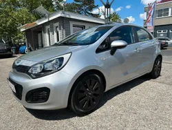 Silber Gebraucht 2013 Kia Rio Limousine | 4.350 € (Fairer Preis)