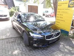 Onyx black / metallic Gebraucht 2020 Volvo V60 R-Design Kombi | 28.999 € (Guter Preis)
