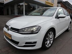 Weiß Gebraucht 2016 VW Golf VII Highline Limousine | 13.950 € (Fairer Preis)