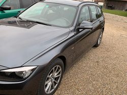 Grau Gebraucht 2016 BMW 318 Sport Line Kombi | 11.999 € (Etwas zu teuer)