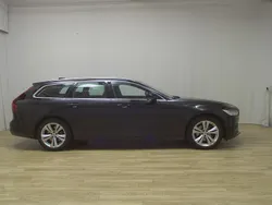 Schwarz Gebraucht 2020 Volvo V90 Momentum Kombi | 20.480 € (Guter Preis)