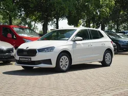Candyweiss Gebraucht 2022 Skoda Fabia Active Kleinwagen | 13.890 € (Fairer Preis)