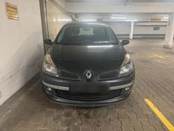 Grau Gebraucht 2005 Renault Clio II Kleinwagen | 800 € (Fairer Preis)
