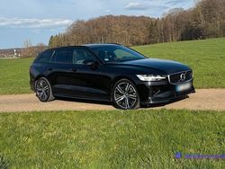 Schwarz Gebraucht 2020 Volvo V60 R-Design Kombi | 34.700 € (Etwas zu teuer)