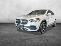 Silber Gebraucht 2023 Mercedes GLA200 Progressive SUV | 36.720 € (Fairer Preis)