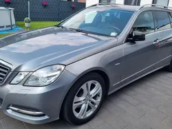 Grau Gebraucht 2011 Mercedes 200 Kombi | 9.000 €