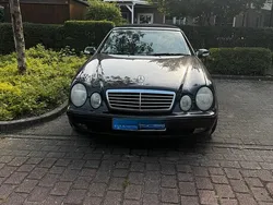 Schwarz Gebraucht 2000 Mercedes CLK200 Cabrio | 7.800 € (Teuer)