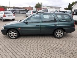 Grün Gebraucht 1999 Ford Escort Kombi | 550 €