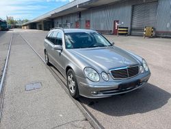 Braun Gebraucht 2005 Mercedes E320 Kombi | 1.800 € (Superpreis)