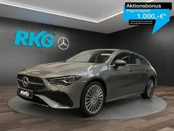 Grau Gebraucht 2024 Mercedes CLA250e Shooting Brake AMG Kombi | 37.180 € (Fairer Preis)