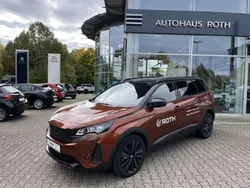 Braun Gebraucht 2022 Peugeot 5008 GTi Van / Kleinbus | 45.900 €