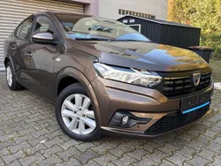 Braun Gebraucht 2022 Dacia Logan Comfort Limousine | 11.450 € (Fairer Preis)