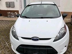Weiß Gebraucht 2012 Ford Fiesta Kleinwagen | 2.850 €