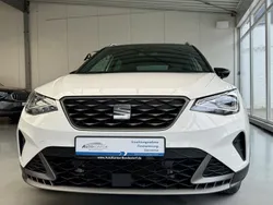 "candy" weiss Gebraucht 2024 Seat Arona FR Sport SUV | 22.970 € (Fairer Preis)
