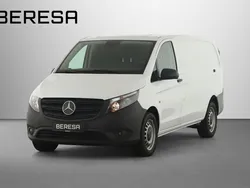 Weiß Gebraucht 2023 Mercedes Vito Van / Kleinbus | 31.392 € (Guter Preis)
