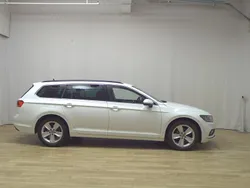 Weiss Gebraucht 2021 VW Passat Business Kombi | 17.480 € (Superpreis)