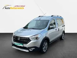 Grau Gebraucht 2017 Dacia Dokker Stepway Van | 14.990 € (Teuer)