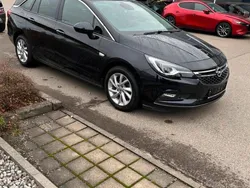 Blau Gebraucht 2017 Opel Astra Kombi | 15.599 € (Teuer)