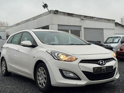 Weiß Gebraucht 2013 Hyundai i30 Classic Kombi | 4.990 € (Etwas zu teuer)