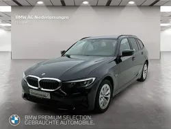 Schwarz Gebraucht 2022 BMW 320e Kombi | 31.906 € (Fairer Preis)