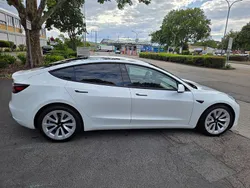 Weiß Gebraucht 2022 Tesla Model 3 Long Range AWD Limousine | 29.999 € (Fairer Preis)