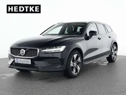 Onyx black / Gebraucht 2023 Volvo V60 CC Plus Kombi | 41.990 € (Etwas zu teuer)