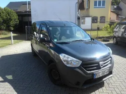 Grau Gebraucht 2014 Dacia Dokker Lauréate Van | 2.600 €