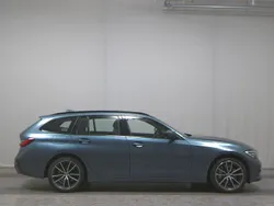 Blau Gebraucht 2021 BMW 330 Sport Line Kombi | 25.980 € (Guter Preis)