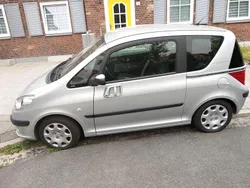 Grau Gebraucht 2005 Peugeot 1007 Tendance Kleinwagen | 2.700 € (Fairer Preis)