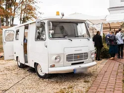 Weiß Gebraucht 1978 Peugeot J7 Van / Kleinbus | 20.000 €