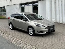 Beige Gebraucht 2015 Ford Focus Titanium Limousine | 7.999 € (Superpreis)
