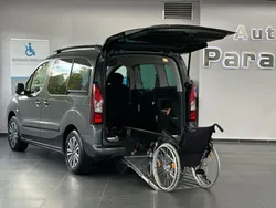 Grau Gebraucht 2016 Peugeot Partner Tepee Active Van / Kleinbus | 23.950 €