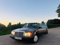 Braun Gebraucht 1988 Mercedes E230 Limousine | 4.500 €