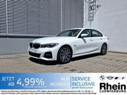 Weiß Gebraucht 2022 BMW 320e M Sport Limousine | 31.890 € (Etwas zu teuer)