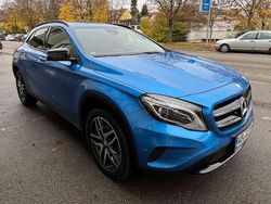 Blau Gebraucht 2015 Mercedes GLA200 Urban SUV | 12.500 € (Guter Preis)