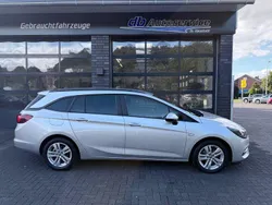Silber Gebraucht 2021 Opel Astra Edition Kombi | 14.390 € (Fairer Preis)
