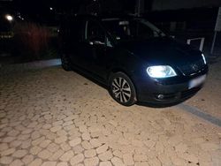 Schwarz Gebraucht 2006 VW Touran Van / Kleinbus | 4.200 € (Etwas zu teuer)