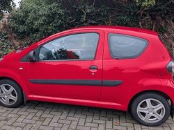 Rot Gebraucht 2009 Toyota Aygo Kleinwagen | 2.100 € (Fairer Preis)