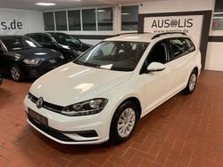 Pure white Gebraucht 2019 VW Golf VII Trendline Kombi | 13.489 € (Superpreis)