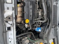 Grau Gebraucht 2006 Opel Corsa Limousine | 1.600 € (Fairer Preis)